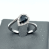 8d4265de-18d5-47fa-93b9-47f0409bfd51.png Anello oro bianco, diamanti e zaffiri