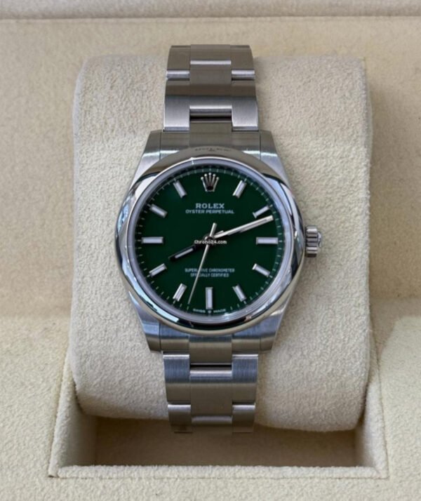 Rolex Oyster Perpetual 31 verde green NUOVO 2024 Dicembre full set con documenti e scatola