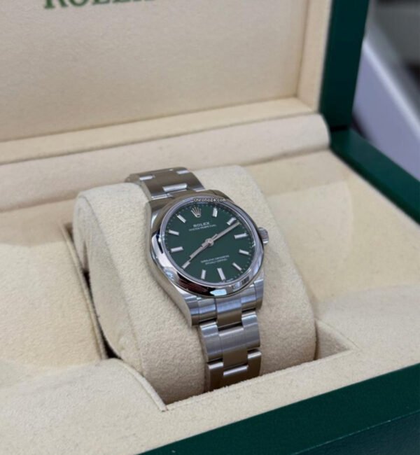 Rolex Oyster Perpetual 31 verde green NUOVO 2024 Dicembre full set con documenti e scatola