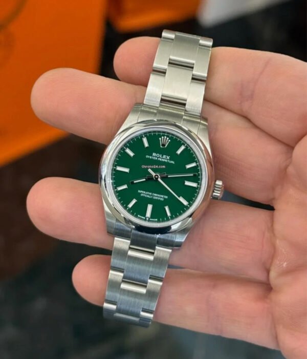 Rolex Oyster Perpetual 31 verde green NUOVO 2024 Dicembre full set con documenti e scatola