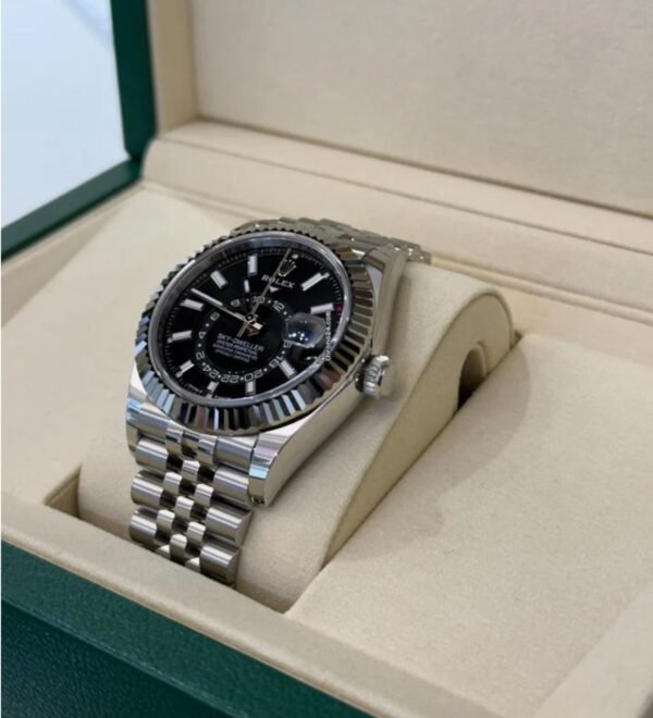 Rolex Sky-Dweller nero NUOVO 2025 full set con documenti e scatola Rolex