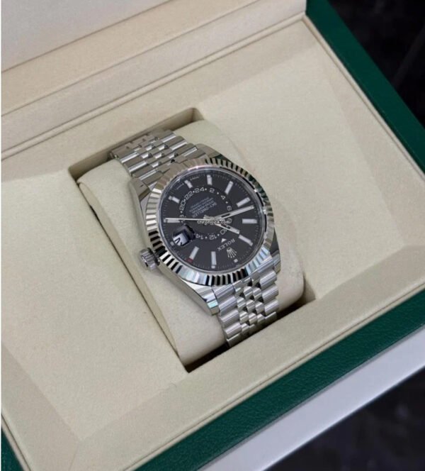 Rolex Sky-Dweller nero NUOVO 2025 full set con documenti e scatola Rolex