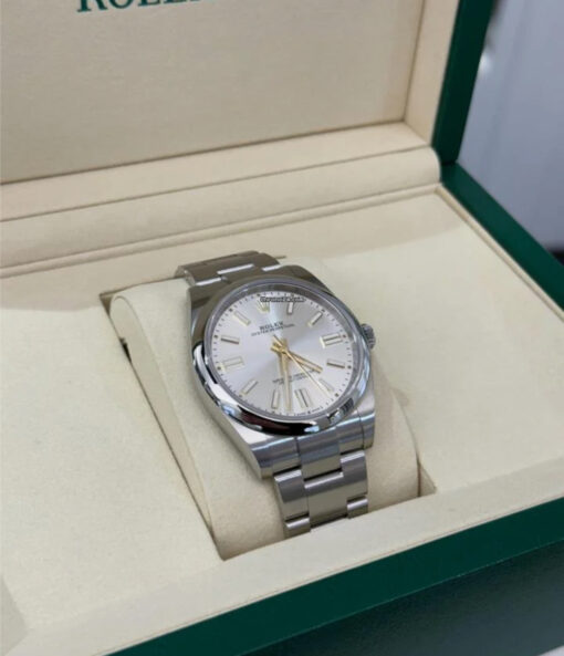 Rolex Oyster Perpetual 41 NUOVO 2025 full set con documenti e scatola Rolex - Image 2