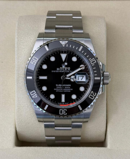 Rolex Submariner Date NUOVO 2025 Aprile full set certificato Italia con scatola Rolex