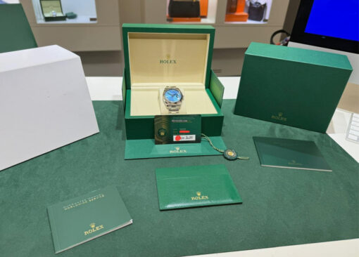 Rolex Datejust 41 Azzurro blu oyster NUOVO 2025 full set con documenti e scatola Rolex - Image 2