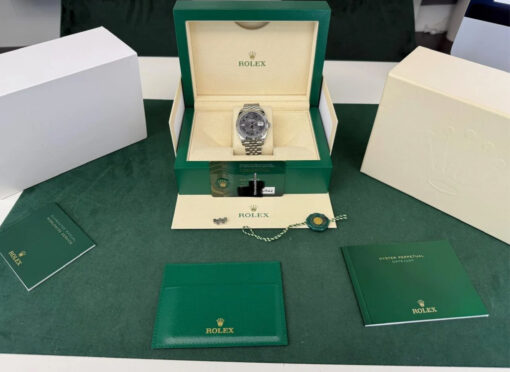 Rolex Datejust 41 Wimbledon del 2022 Jubilee full set top condition con documenti e scatola - Image 2