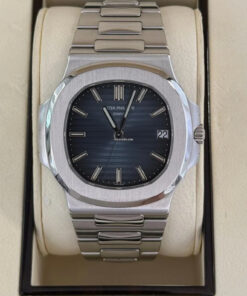 Patek Philippe Nautilus 40mm blue del 2011 excellent condition full set con documenti e scatola Patek