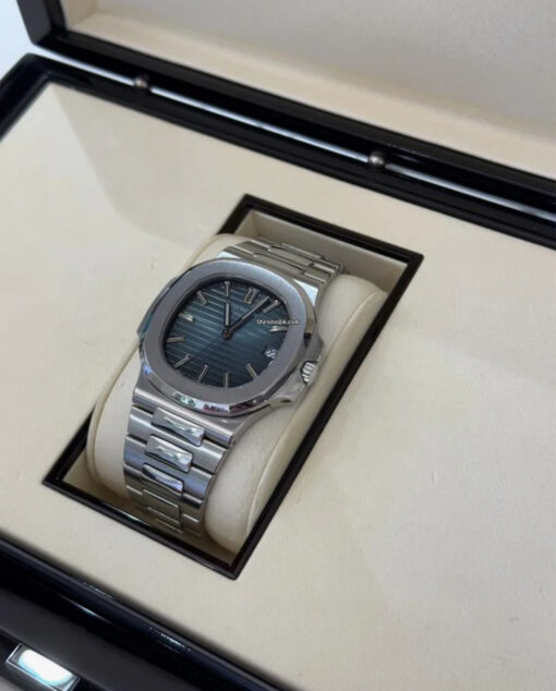 Patek Philippe Nautilus 40mm blue del 2011 excellent condition full set con documenti e scatola Patek - Image 3