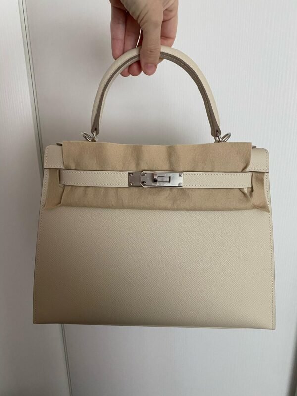 Hermès Kelly 28 sellier veau  pellame epsom NUOVA 2025 Maggio seriale K color Craie panna con hardware palladio