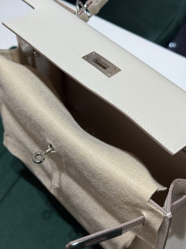 Hermès Kelly 28 sellier veau  pellame epsom NUOVA 2025 Maggio seriale K color Craie panna con hardware palladio