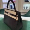 WhatsApp Image 2025-05-19 at 15.33.29 Hermès Kelly 28 retourne veau pellame togo NUOVA 2025 Maggio seriale K color NOIR nero con hardware brusched satinato