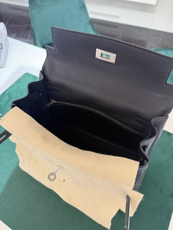 WhatsApp Image 2025-05-19 at 15.33.29-4 Hermès Kelly 28 retourne veau pellame togo NUOVA 2025 Maggio seriale K color NOIR nero con hardware brusched satinato