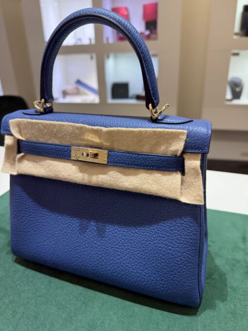 Hermès Kelly 25 retourne veau  pellame togo NUOVA 2025 Aprile seriale K color blue con hardware hardware Permabrass color oro caldo - Image 2