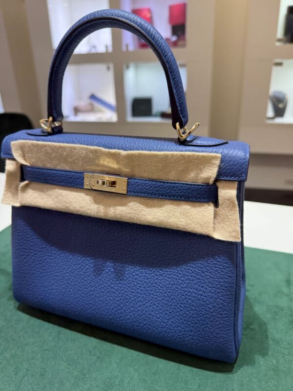 Hermès Kelly 25 retourne veau  pellame togo NUOVA 2025 Aprile seriale K color blue con hardware hardware Permabrass color oro caldo