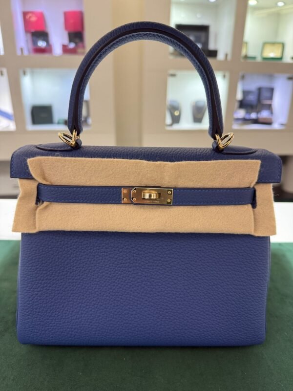 Hermès Kelly 25 retourne veau  pellame togo NUOVA 2025 Aprile seriale K color blue con hardware hardware Permabrass color oro caldo