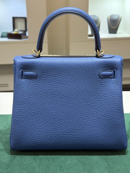 Hermès Kelly 25 retourne veau  pellame togo NUOVA 2025 Aprile seriale K color blue con hardware hardware Permabrass color oro caldo - Image 4