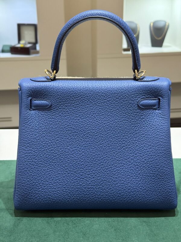 Hermès Kelly 25 retourne veau  pellame togo NUOVA 2025 Aprile seriale K color blue con hardware hardware Permabrass color oro caldo