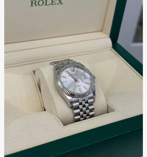 Rolex Datejust 36 quadrante argento del 2022 Italia full set top condition con documenti - Image 3