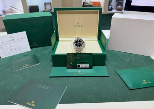 Rolex GMT-Master II NUOVO 2025 Jubilee Italia full set con documenti scatola Bruce wayne - Image 2
