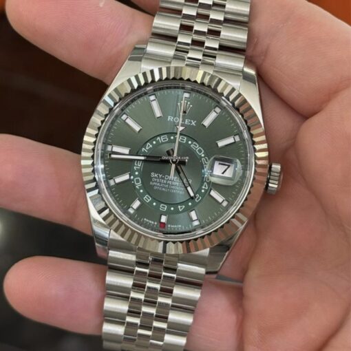 Rolex Sky-Dweller Verde green menta NUOVO 2025 jubilee full set con documenti e scatola Rolex - Image 4