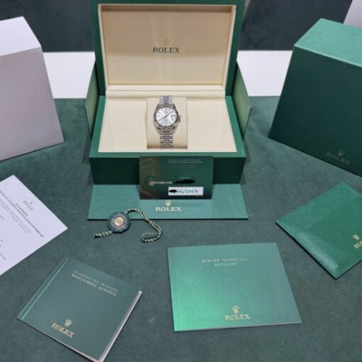Rolex Datejust 31 NUOVO Giugno 2025 Jubilee quadrante argentè full set con documenti e scatola - Image 2