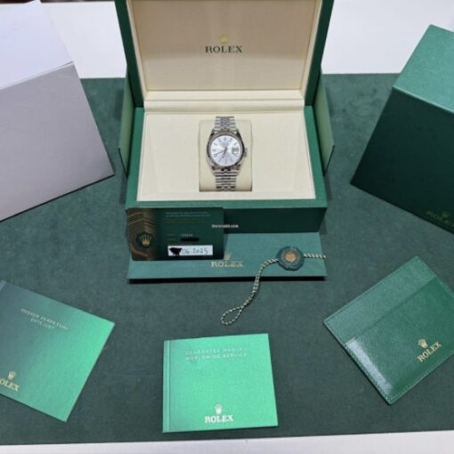 Rolex Datejust 36 NUOVO 2025 Italia Jubilee quadrante argentè full set con documenti e scatola - Image 3