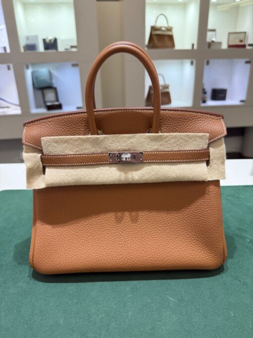 Hermès Birkin 25 retourne veau togo gold stampa K NUOVA 2025 colore gold hardware palladio full set con scontrino ufficiale Hermès pellicole stickers ovunque .