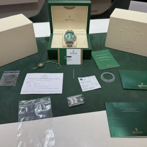 Rolex Submariner Date Hulk del 2015 Italia unico proprietario full set top condition + documenti