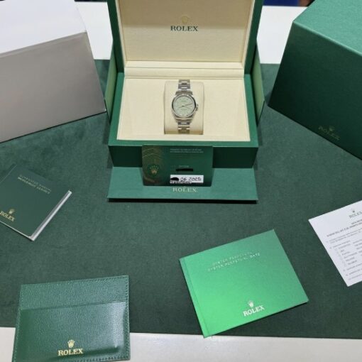 Rolex Oyster Perpetual 31 Pistachio NEW MODEL 2025 NUOVO Italia full set con documenti - Image 2