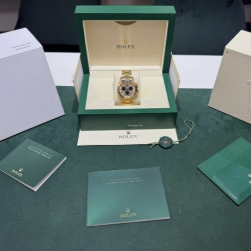 Rolex Daytona Pikachu del 2023 oro giallo full set top condition con documenti e scatola Rolex - Image 2