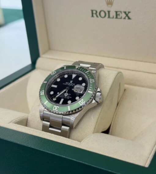 Rolex Submariner Date Kermit del 2010 Italia full set top condition con documenti e scatola Rolex - Image 3