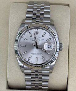 Rolex Datejust 36 NUOVO 2025 Jubilee quadrante argentè full stickers full set con documenti