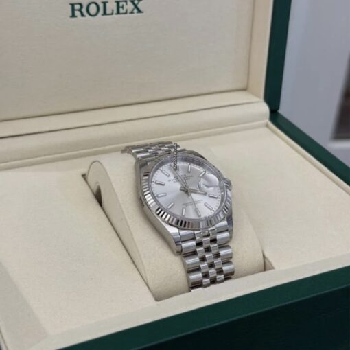 Rolex Datejust 36 NUOVO 2025 Jubilee quadrante argentè full stickers full set con documenti - Image 3