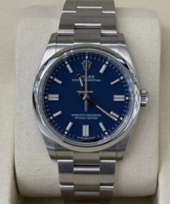 Rolex Oyster Perpetual 36 NUOVO 2025 Agosto Italia quadrante new blu full set con documenti