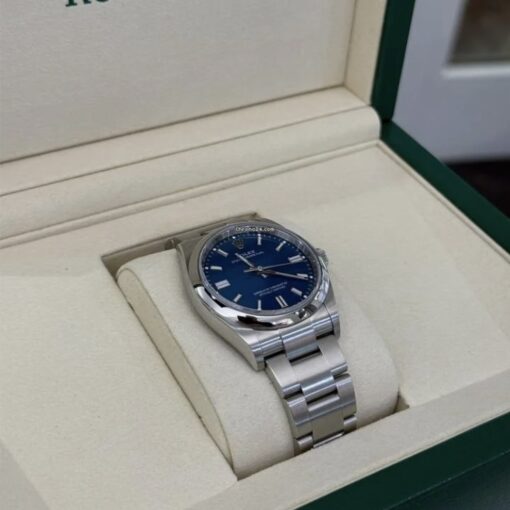 Rolex Oyster Perpetual 36 NUOVO 2025 Agosto Italia quadrante new blu full set con documenti - Image 3