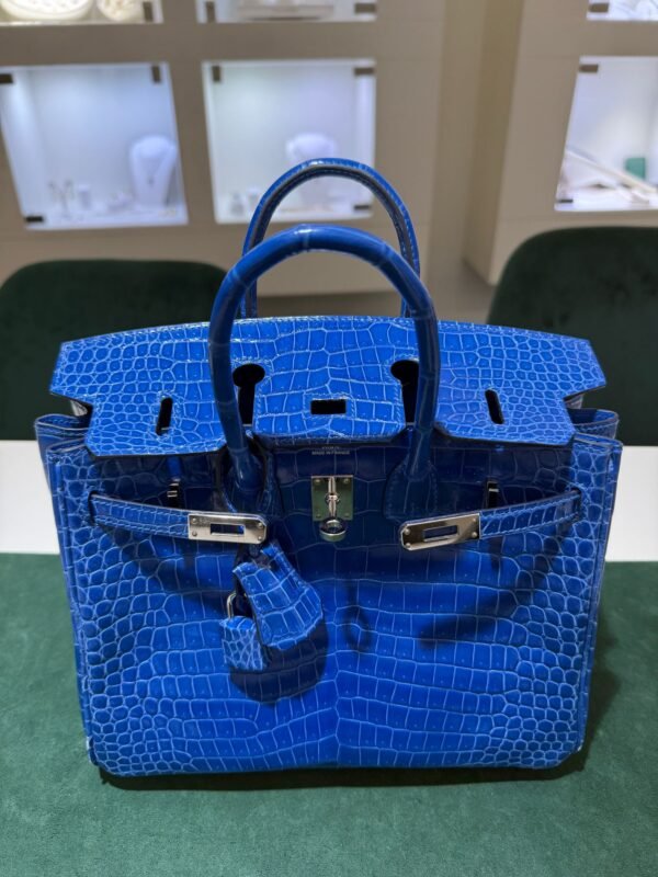 WhatsApp Image 2025-07-31 at 17.39.52 (1) Hermès Birkin 25 crocodile poro porosus lisse stampa U second hand colore blue hardware palladio full set con scontrino ufficiale Hermès