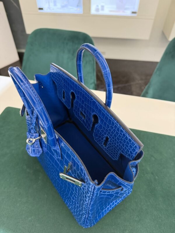 WhatsApp Image 2025-07-31 at 17.39.52 (3) Hermès Birkin 25 crocodile poro porosus lisse stampa U second hand colore blue hardware palladio full set con scontrino ufficiale Hermès
