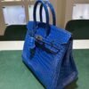 WhatsApp Image 2025-07-31 at 17.39.52 (5) Hermès Birkin 25 crocodile poro porosus lisse stampa U second hand colore blue hardware palladio full set con scontrino ufficiale Hermès