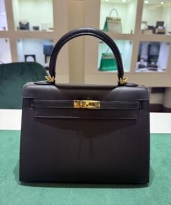 Hermès Kelly 25 sellier veau  pellame Epsom second hand color noir con hardware dorato