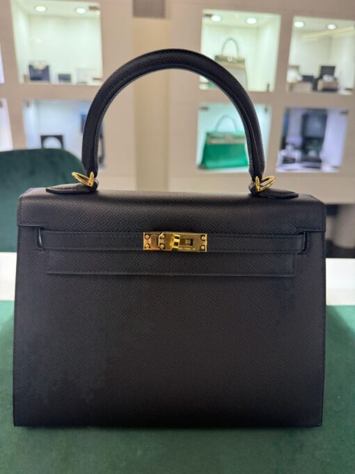 Hermès Kelly 25 sellier veau  pellame Epsom second hand color noir con hardware dorato - Image 3