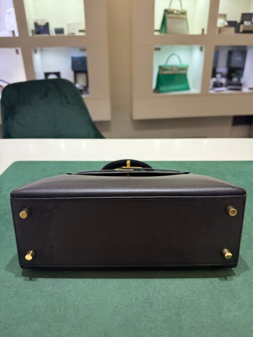 Hermès Kelly 25 sellier veau  pellame Epsom second hand color noir con hardware dorato - Image 6