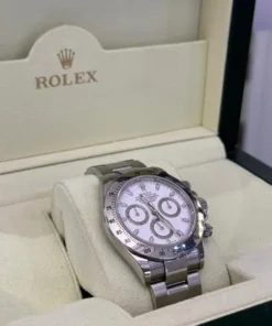 Alternative view of Rolex Daytona Cosmograph white bianco APH del 2010 Italia chiusura lunga full set top condition