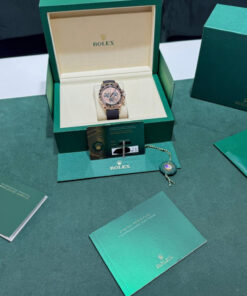 Alternative view of Rolex Daytona Cosmograph Daytona Chocolate NUOVO 2025 Brown oysterflex full set con documenti e scatola