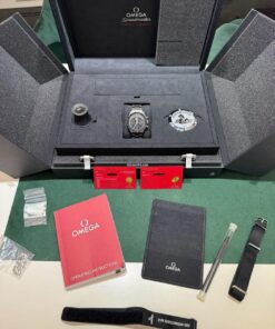 Alternative view of Omega Speedmaster Professional Moonwatch del 2017 full set top condition con documenti e scatola