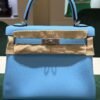 Hermès Kelly 25 retourne swift Nuova Dicembre 2024 stampa W color azzurro Tiffany