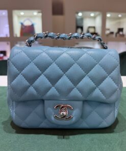 Chanel classica mini squared 17 NUOVA fine 2024 quadrata misura 17 x 13