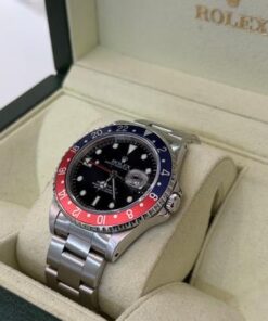 Alternative view of Rolex GMT-Master Pepsi ONLY SWISS dial del 1999 full set top condition con documenti