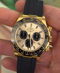 Alternative view of Rolex Daytona Pikachu del 2023 Oysterflex oro giallo full set excellent condition con documenti