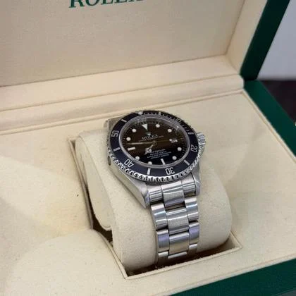 Rolex Sea-Dweller 4000 del 2003 full set top condition con documenti e scatola Rolex - Image 3