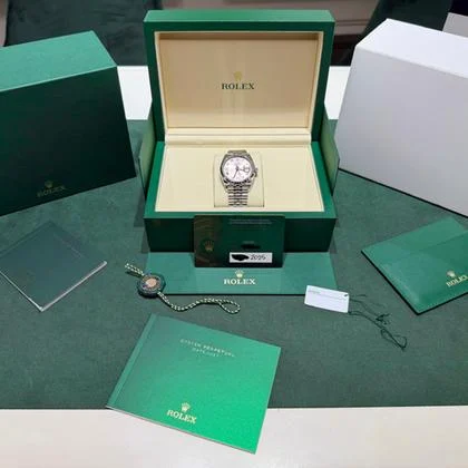 Rolex Datejust 36 NUOVO Jubilee 2025 quadrante Pink rosa con diamanti ore 6 e 9 full set - Image 5